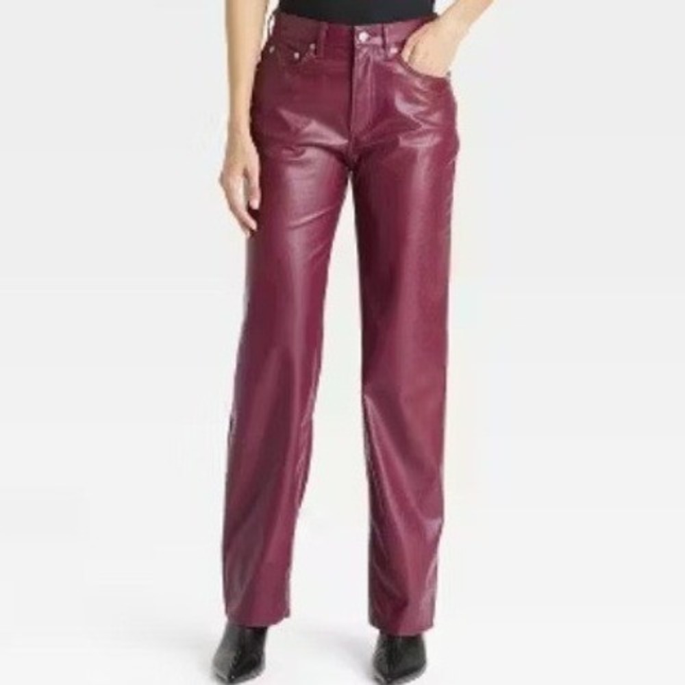 NEW Universal Thread Faux Leather Women's‎ 90s Baggy Jeans Cranberry Size 2